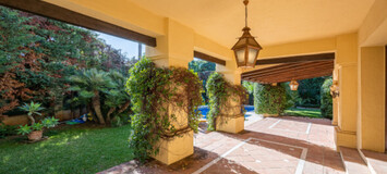 MEDITERRANEAN VILLA FOR SALE WITH A LOT OF CHARM, A FEW STEP