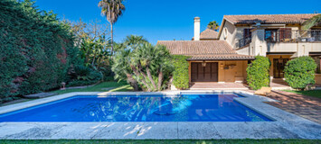 MEDITERRANEAN VILLA FOR SALE WITH A LOT OF CHARM, A FEW STEP