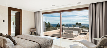 New luxurious modern mansion with sea views in the heart of 