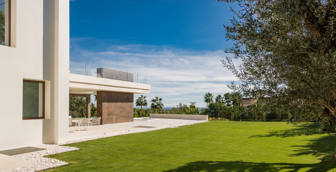 Nueva y lujosa mansión moderna con vistas al mar en el coraz