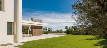 Nueva y lujosa mansión moderna con vistas al mar en el coraz