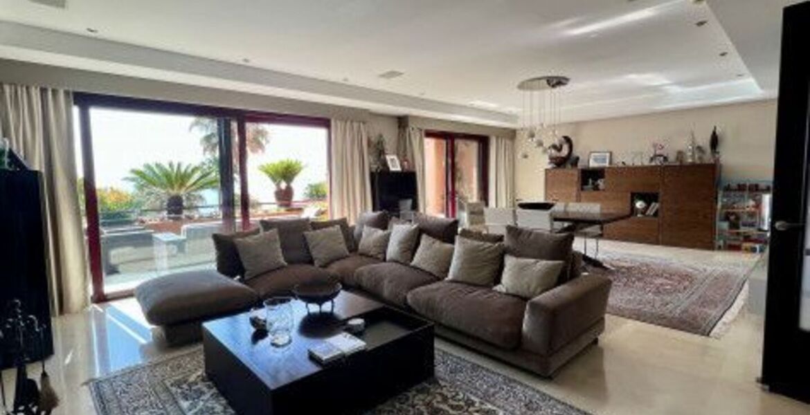 Luxury penthouse with panoramic sea views for sale