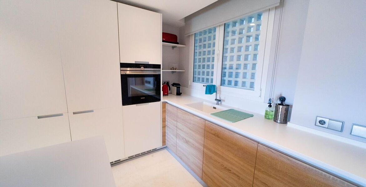 Apartamento de lujo en alquiler en Marina Puente Romano