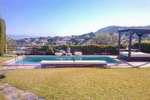 Villa for sale in Pinos de Alhaurin