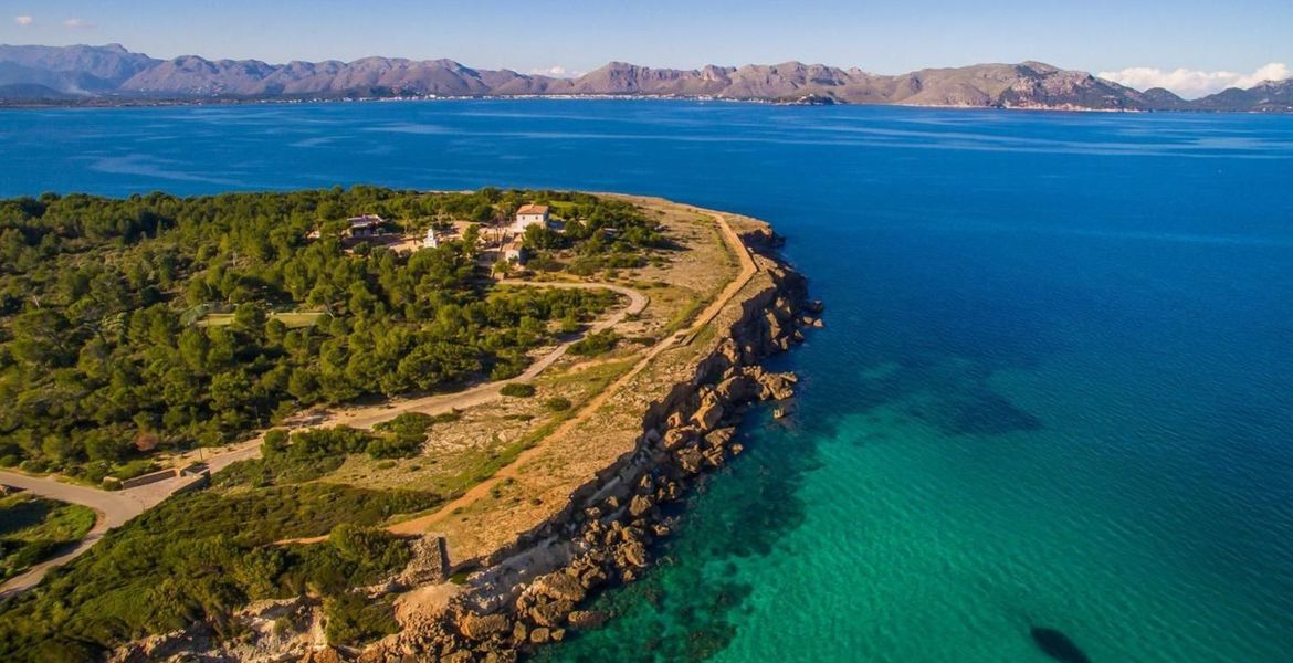 Fantástica ubicación en primera línea de mar con embarcadero