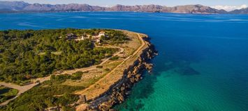 Fantástica ubicación en primera línea de mar con embarcadero