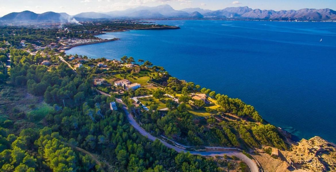 Fantástica ubicación en primera línea de mar con embarcadero