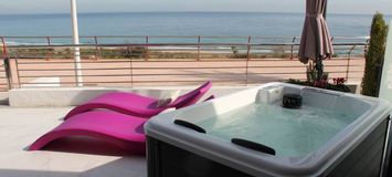 Apartamento con vistas al mar y jacuzzi