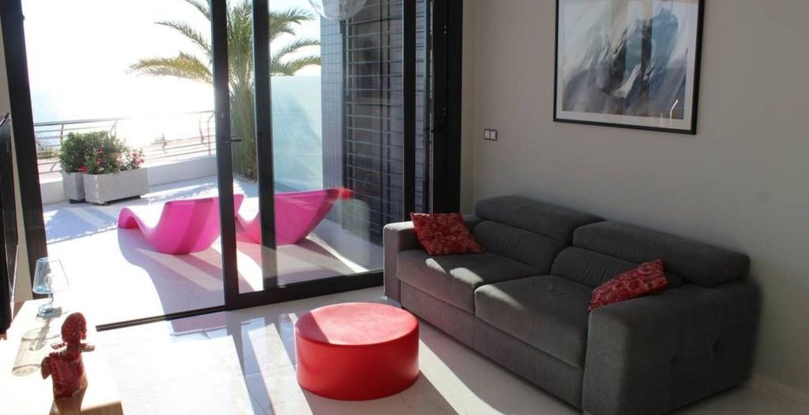 Apartamento con vistas al mar y jacuzzi