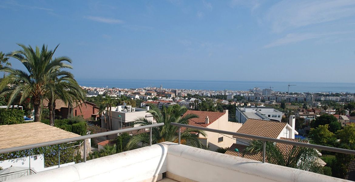 Amazing villa for long-term rent in Sitges