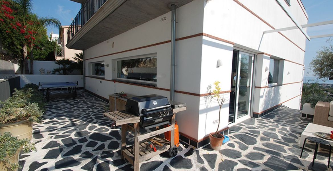 Amazing villa for long-term rent in Sitges