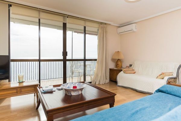 Apartment at the foot of the beach Alicante