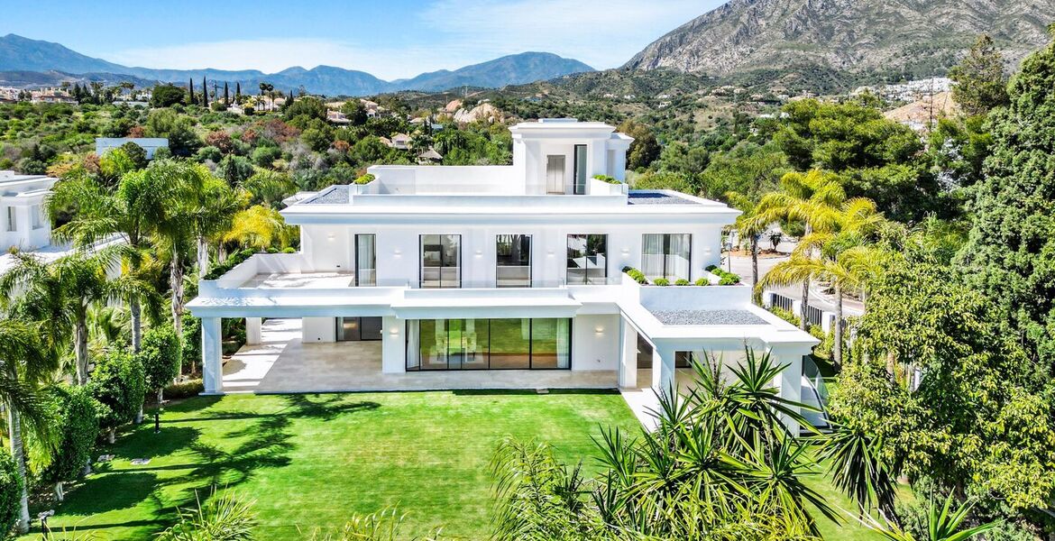 Villa for sale in Las Lomas del Marbella Club