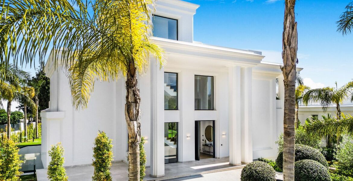 Villa for sale in Las Lomas del Marbella Club