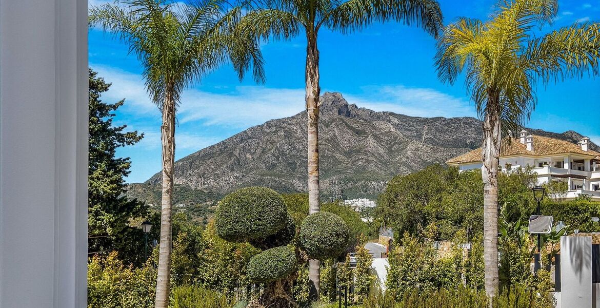 Villa for sale in Las Lomas del Marbella Club