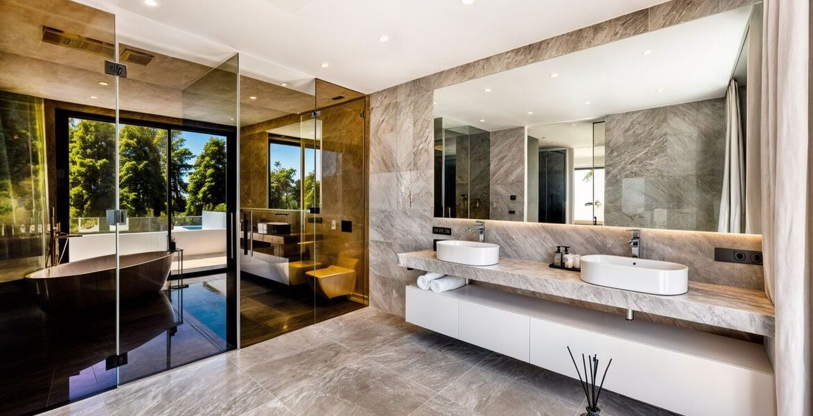 Villa for sale in Las Lomas del Marbella Club