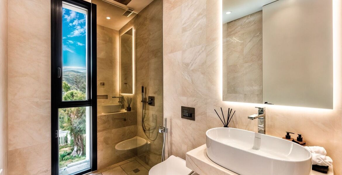 Villa for sale in Las Lomas del Marbella Club