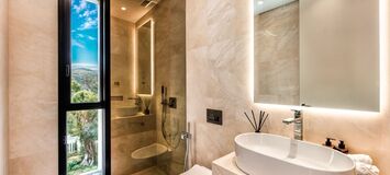 Villa for sale in Las Lomas del Marbella Club