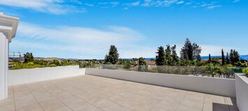 Villa for sale in Las Lomas del Marbella Club