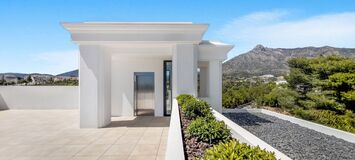 Villa for sale in Las Lomas del Marbella Club