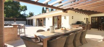 Amazing large Cortijo close to beach For Rent