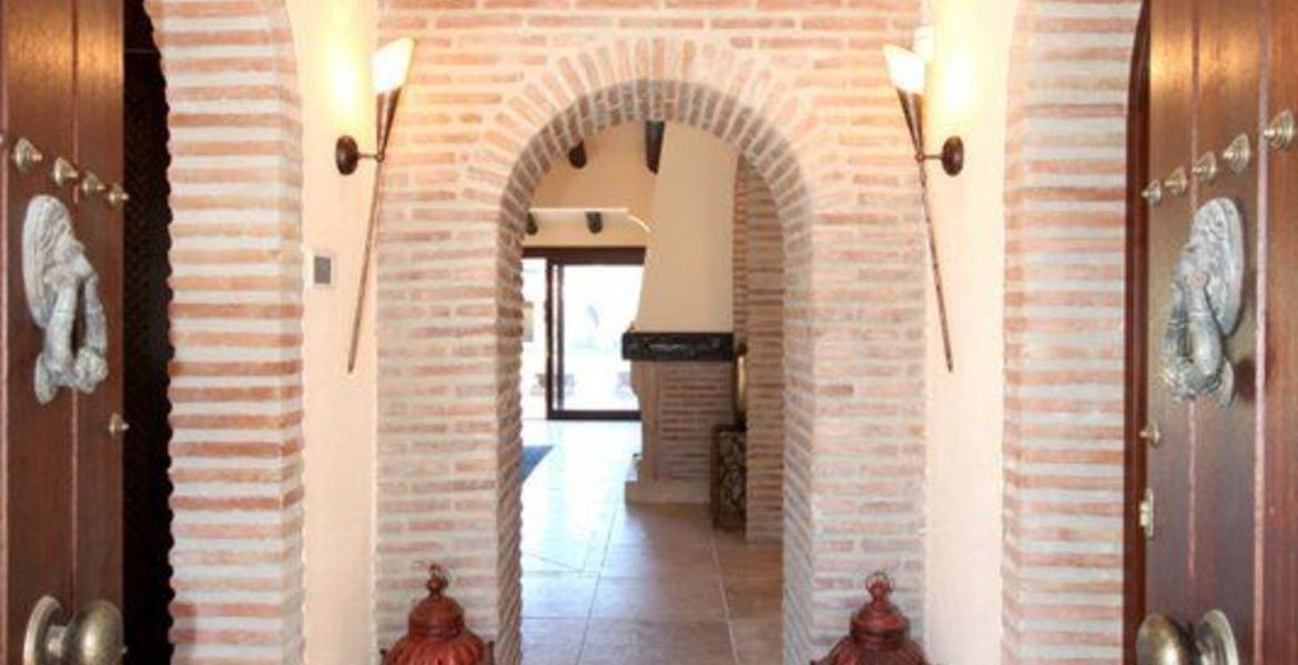 Amazing large Cortijo close to beach For Rent