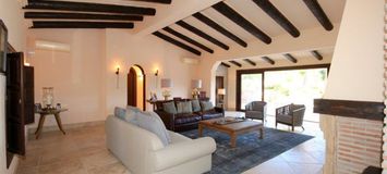 Amazing large Cortijo close to beach For Rent