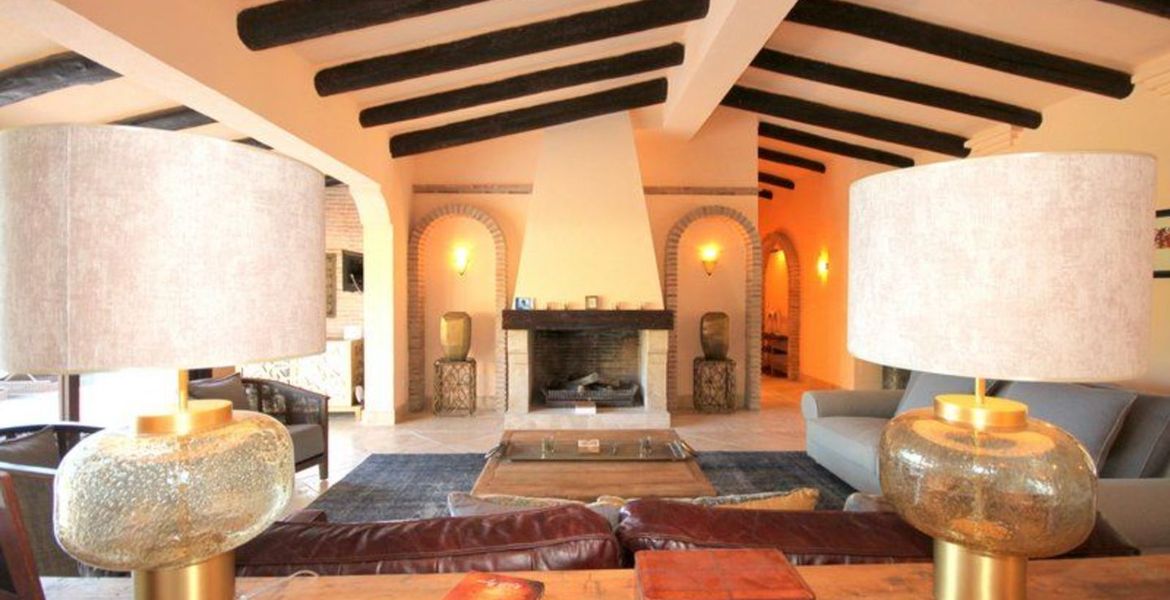 Amazing large Cortijo close to beach For Rent