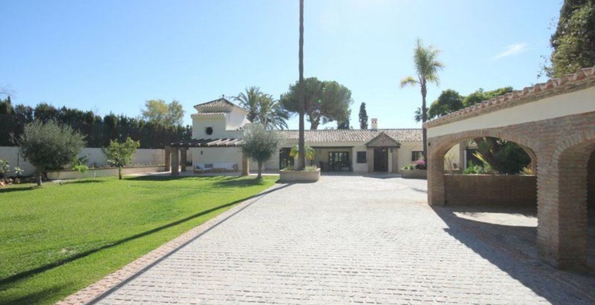 Amazing large Cortijo close to beach For Rent