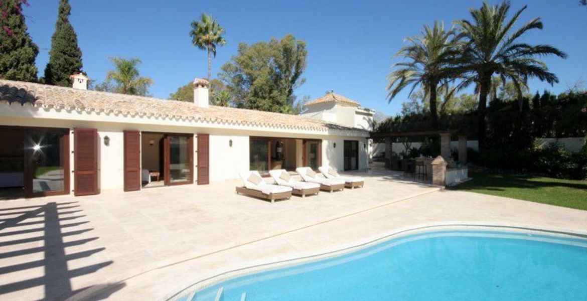 Amazing large Cortijo close to beach For Rent