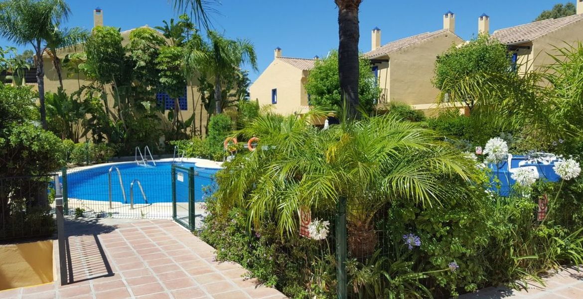 Se Vende Casa pareada en Azalea Beach Marbella