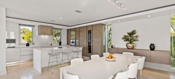 Villa contemporánea en Puente Romano con Smart Home
