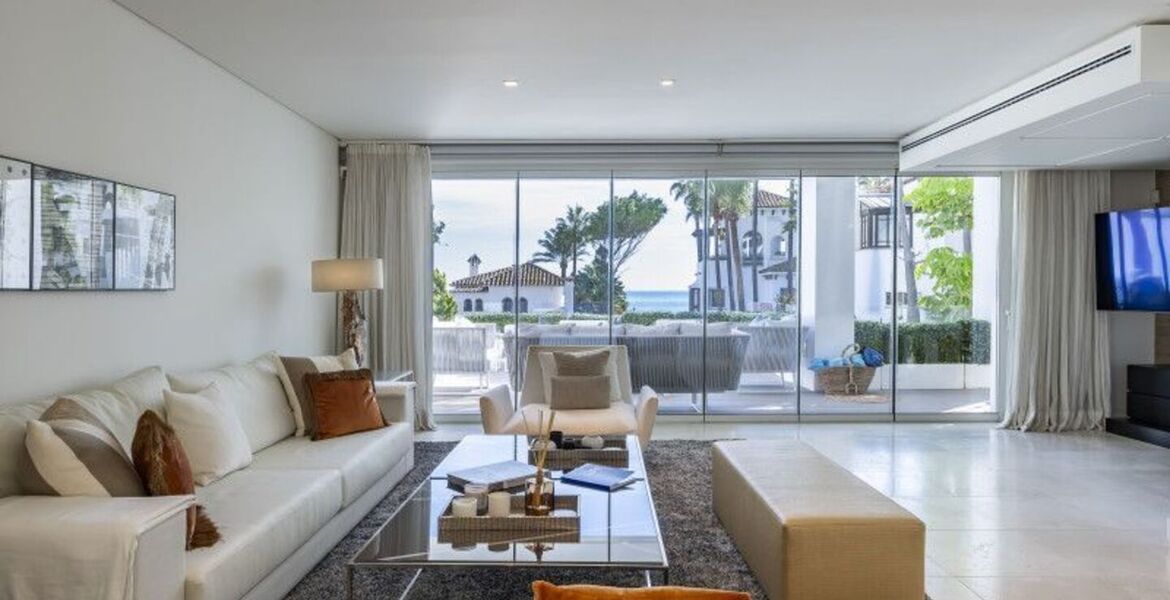 Villa contemporánea en Puente Romano con Smart Home