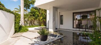 Villa contemporánea en Puente Romano con Smart Home