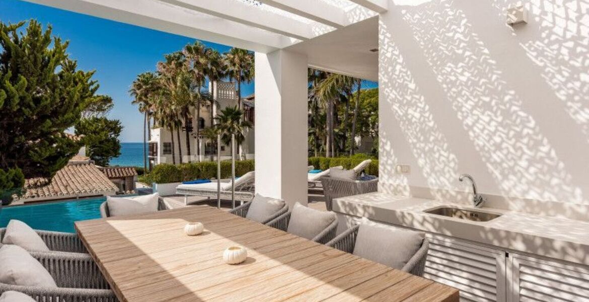Villa contemporánea en Puente Romano con Smart Home