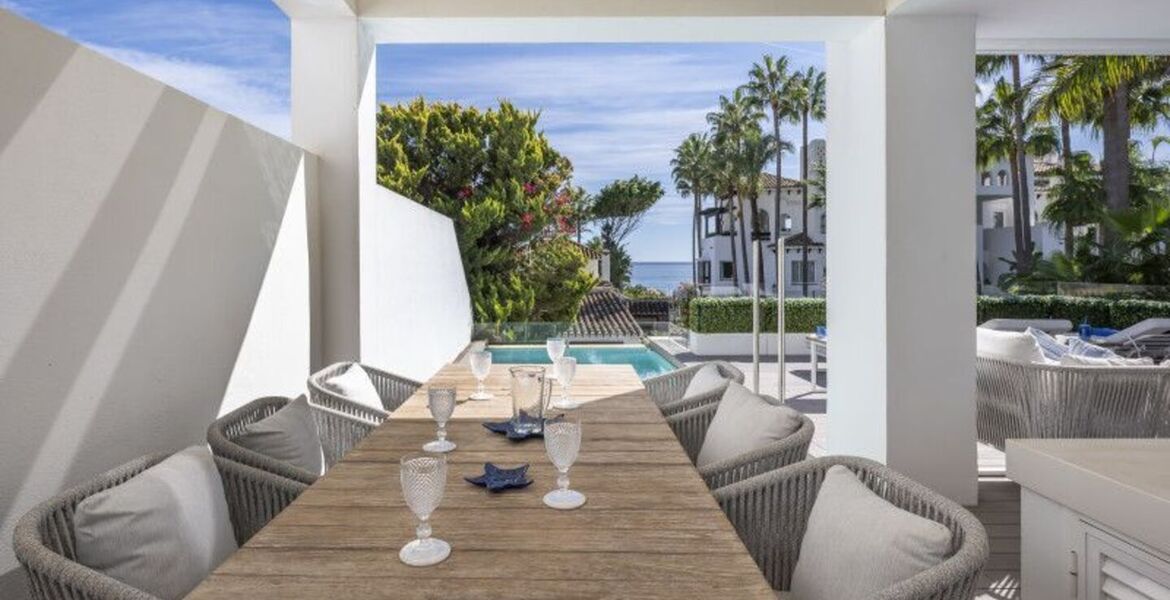 Villa contemporánea en Puente Romano con Smart Home