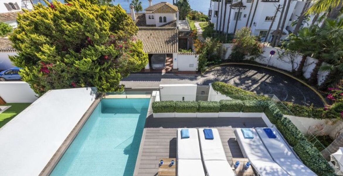 Villa contemporánea en Puente Romano con Smart Home