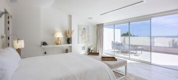 Villa contemporánea en Puente Romano con Smart Home