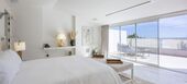 Villa contemporánea en Puente Romano con Smart Home