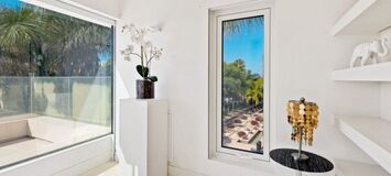 Villa contemporánea en Puente Romano con Smart Home