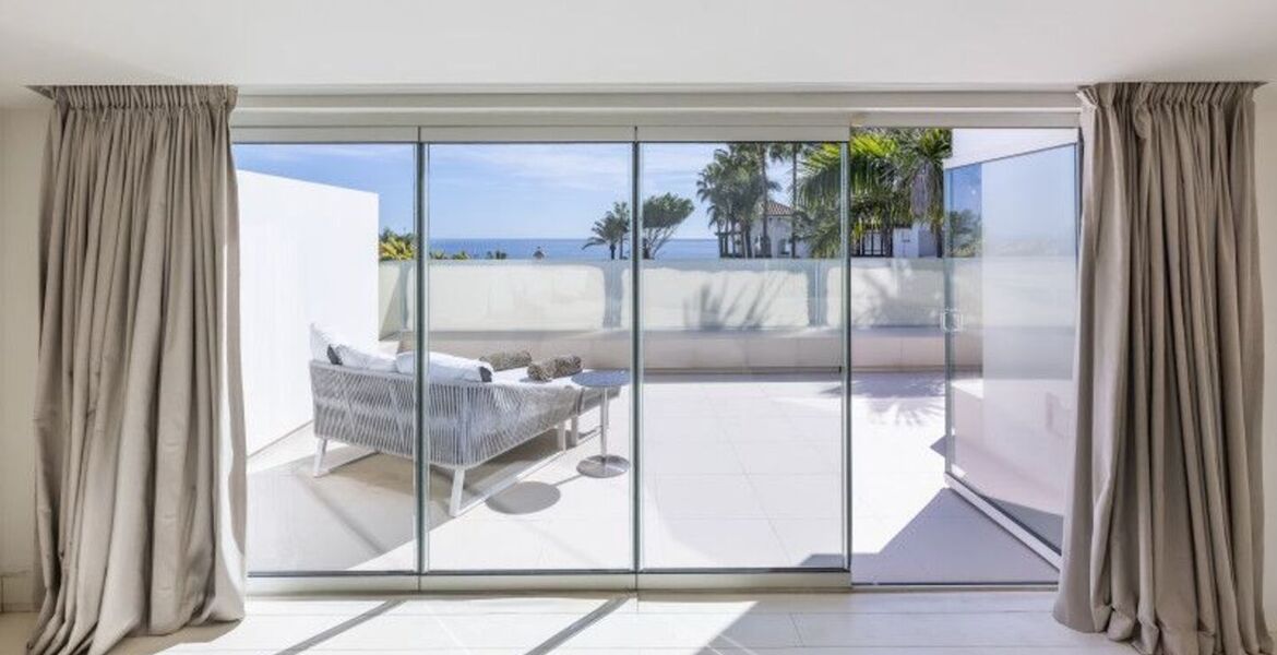 Villa contemporánea en Puente Romano con Smart Home