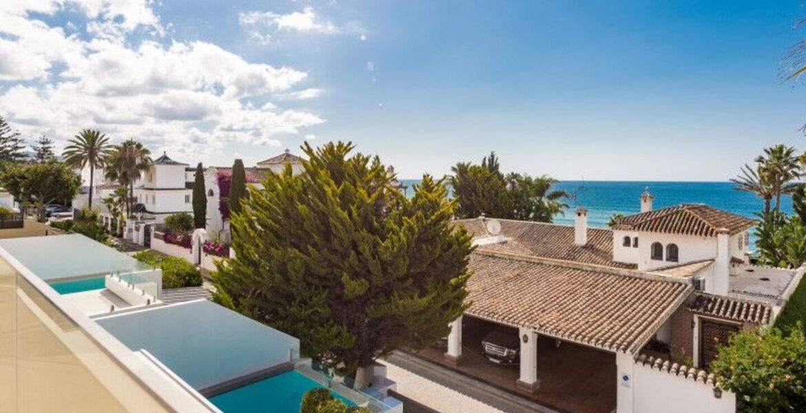 Villa contemporánea en Puente Romano con Smart Home
