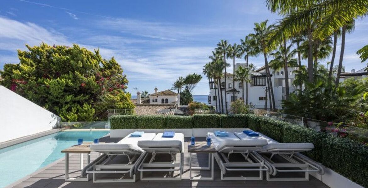 Villa contemporánea en Puente Romano con Smart Home