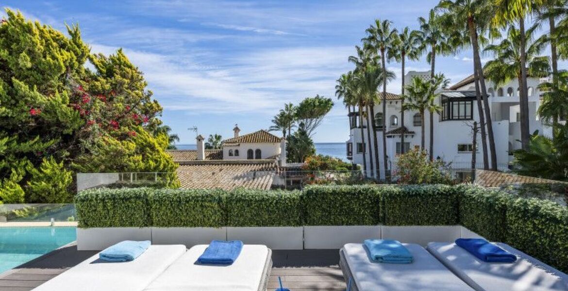 Villa contemporánea en Puente Romano con Smart Home