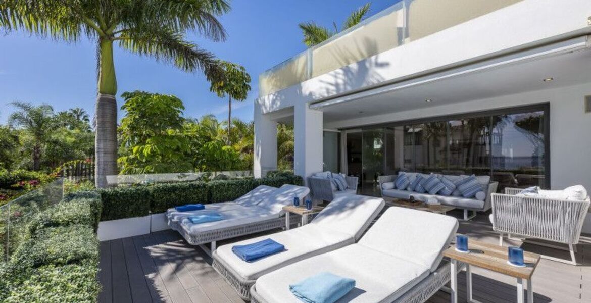 Villa contemporánea en Puente Romano con Smart Home