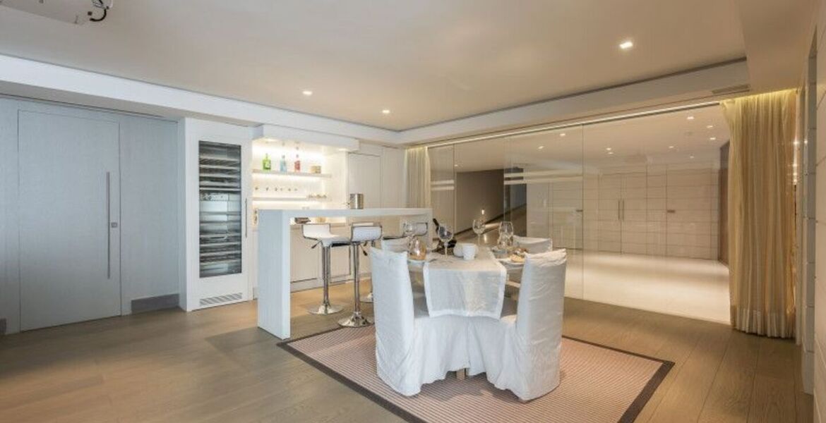 Villa contemporánea en Puente Romano con Smart Home