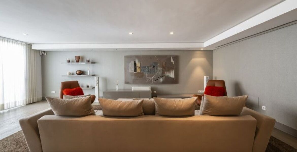 Villa contemporánea en Puente Romano con Smart Home