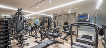 Villa contemporánea en Puente Romano con Smart Home