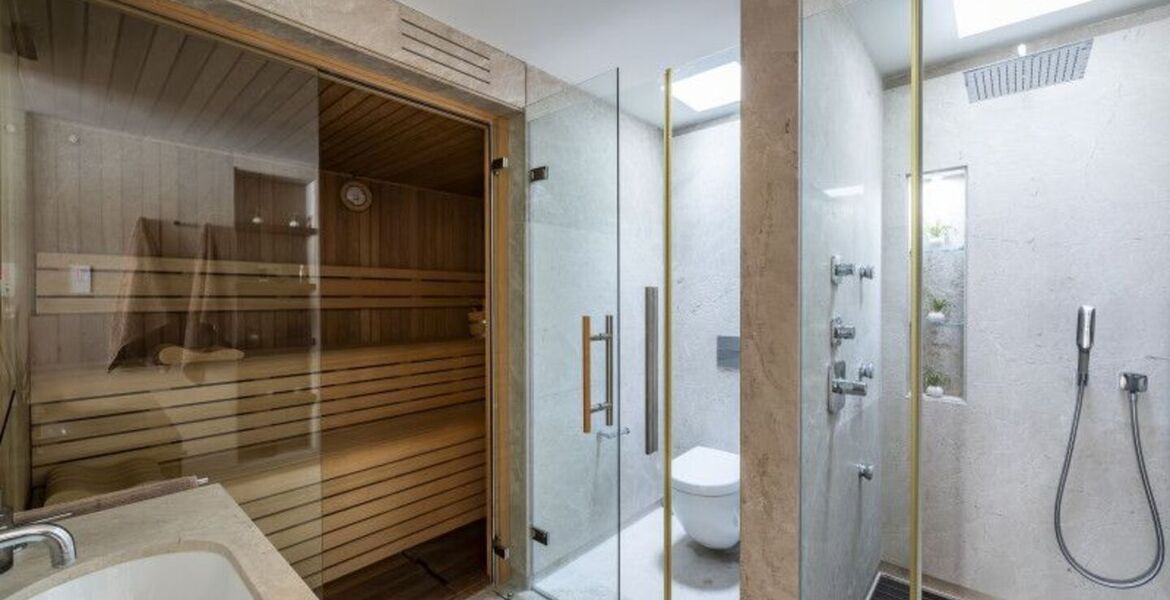 Villa contemporánea en Puente Romano con Smart Home