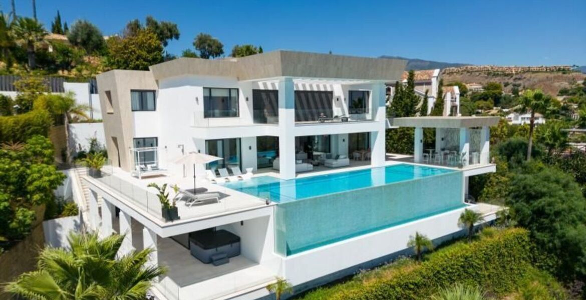 Villa de Lujo con 7 Dormitorios en Venta en Benahavís
